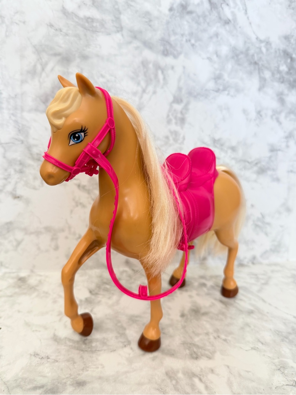 2013 Mattel Barbie "Pinktastic" Riding Lessons 9”Horse w/ Double Pink Saddle